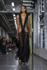 JPGRTWSS26_RUNWAY_FRONT2X3_LOOK53