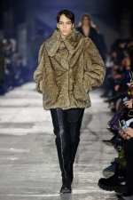 JohnLawrenceSullivan AW26 Runway Show am 2.Februar 2026 im Kraftwerk Berlin. Intervention V by Reference Studios. Berlin Fashion Week