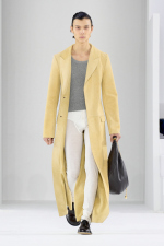 LOEWE_FW23_MW_SHOW_RUNWAY_LOOK_16_FRONT_RGB_CROPPED_4x5_16