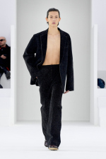 LOEWE_FW23_MW_SHOW_RUNWAY_LOOK_25_FRONT_RGB_CROPPED_4x5_25