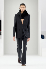 LOEWE_FW23_MW_SHOW_RUNWAY_LOOK_32_FRONT_RGB_CROPPED_4x5_32