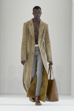 LOEWE_FW23_MW_SHOW_RUNWAY_LOOK_33_FRONT_RGB_CROPPED_4x5_33
