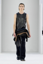 LOEWE_FW23_MW_SHOW_RUNWAY_LOOK_43_FRONT_RGB_CROPPED_4x5_43