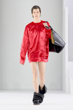 LOEWE_FW23_MW_SHOW_RUNWAY_LOOK_7_FRONT_RGB_CROPPED_4x5_07