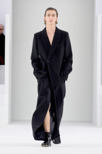 LOEWE_FW23_MW_SHOW_RUNWAY_LOOK_8_FRONT_RGB_CROPPED_4x5_08