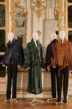 LOEWE_FW25_PRESENTATION_MANNEQUINS_RGB_CROPPED_4X5_34