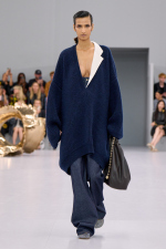 LOEWE_SS24_MW_SHOW_RUNWAY_LOOK_11_FRONT_RGB_CROPPED_4X5_11