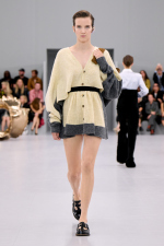 LOEWE_SS24_MW_SHOW_RUNWAY_LOOK_14_FRONT_RGB_CROPPED_4X5_14