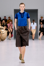 LOEWE_SS24_MW_SHOW_RUNWAY_LOOK_19_FRONT_RGB_CROPPED_4X5_19