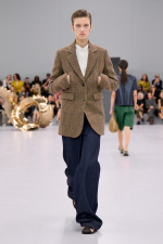 LOEWE_SS24_MW_SHOW_RUNWAY_LOOK_28_FRONT_RGB_CROPPED_4X5_28