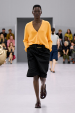 LOEWE_SS24_MW_SHOW_RUNWAY_LOOK_32_FRONT_RGB_CROPPED_4X5_32