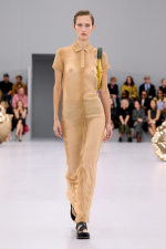 LOEWE_SS24_MW_SHOW_RUNWAY_LOOK_35_FRONT_RGB_CROPPED_4X5_35