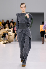 LOEWE_SS24_MW_SHOW_RUNWAY_LOOK_38_FRONT_RGB_CROPPED_4X5_38