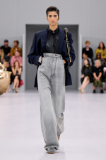 LOEWE_SS24_MW_SHOW_RUNWAY_LOOK_39_FRONT_RGB_CROPPED_4X5_39