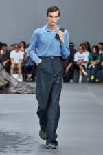 LOEWE_SS24_MW_SHOW_RUNWAY_LOOK_04_FRONT_RGB_CROPPED_2X3_04