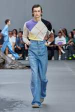 LOEWE_SS24_MW_SHOW_RUNWAY_LOOK_13_FRONT_RGB_CROPPED_2X3_13