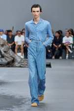 LOEWE_SS24_MW_SHOW_RUNWAY_LOOK_14_FRONT_RGB_CROPPED_2X3_14