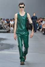 LOEWE_SS24_MW_SHOW_RUNWAY_LOOK_22_FRONT_RGB_CROPPED_2X3_22