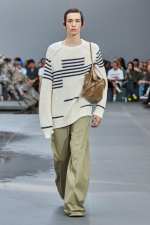 LOEWE_SS24_MW_SHOW_RUNWAY_LOOK_31_FRONT_RGB_CROPPED_2X3_31