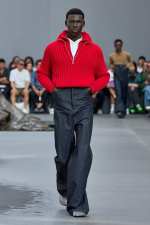 LOEWE_SS24_MW_SHOW_RUNWAY_LOOK_37_FRONT_RGB_CROPPED_2X3_37