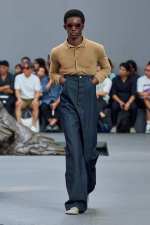 LOEWE_SS24_MW_SHOW_RUNWAY_LOOK_38_FRONT_RGB_CROPPED_2X3_38