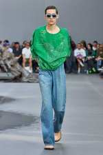 LOEWE_SS24_MW_SHOW_RUNWAY_LOOK_44_FRONT_RGB_CROPPED_2X3_44