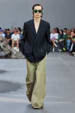 LOEWE_SS24_MW_SHOW_RUNWAY_LOOK_51_FRONT_RGB_CROPPED_2X3_51