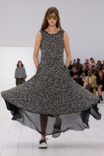 LOEWE_SS25_WW_SHOW_RUNWAY_LOOK_26_FRONT_RGB_CROPPED_4x5_26