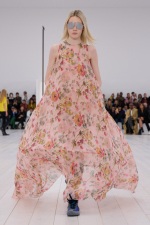 LOEWE_SS25_WW_SHOW_RUNWAY_LOOK_33_FRONT_RGB_CROPPED_4x5_33