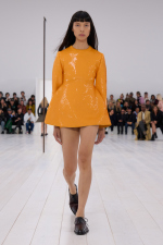 LOEWE_SS25_WW_SHOW_RUNWAY_LOOK_35_FRONT_RGB_CROPPED_4x5_35