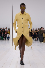 LOEWE_SS25_WW_SHOW_RUNWAY_LOOK_36_FRONT_RGB_CROPPED_4x5_36