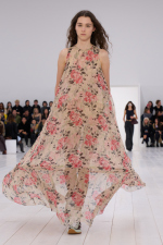 LOEWE_SS25_WW_SHOW_RUNWAY_LOOK_55_FRONT_RGB_CROPPED_4x5_55