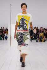 LOEWE_SS25_WW_SHOW_RUNWAY_LOOK_8_FRONT_RGB_CROPPED_4x5_08