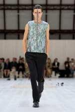 LOEWE_SS25_MW_SHOW_RUNWAY_LOOK_10_FRONT_RGB_CROPPED_2X3_10