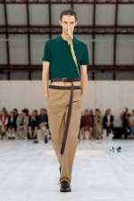 LOEWE_SS25_MW_SHOW_RUNWAY_LOOK_27_FRONT_RGB_CROPPED_2X3_27