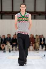 LOEWE_SS25_MW_SHOW_RUNWAY_LOOK_54_FRONT_RGB_CROPPED_2X3_54