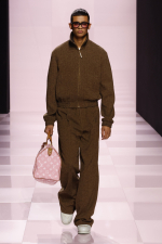 LOUIS-VUITTON-MENrsquoS-FALL-WINTER-2025-SHOW-LOOK-16