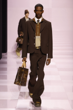 LOUIS-VUITTON-MENrsquoS-FALL-WINTER-2025-SHOW-LOOK-21