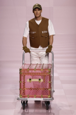 LOUIS-VUITTON-MENrsquoS-FALL-WINTER-2025-SHOW-LOOK-27