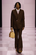 LOUIS-VUITTON-MENrsquoS-FALL-WINTER-2025-SHOW-LOOK-3