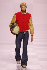 LOUIS-VUITTON-MENrsquoS-FALL-WINTER-2025-SHOW-LOOK-42