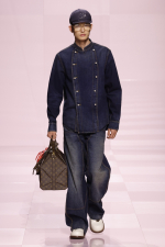 LOUIS-VUITTON-MENrsquoS-FALL-WINTER-2025-SHOW-LOOK-44