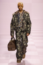 LOUIS-VUITTON-MENrsquoS-FALL-WINTER-2025-SHOW-LOOK-49