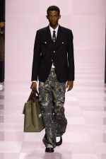 LOUIS-VUITTON-MENrsquoS-FALL-WINTER-2025-SHOW-LOOK-51