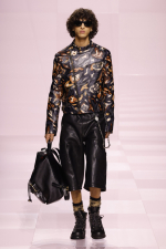 LOUIS-VUITTON-MENrsquoS-FALL-WINTER-2025-SHOW-LOOK-53