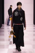 LOUIS-VUITTON-MENrsquoS-FALL-WINTER-2025-SHOW-LOOK-56