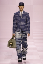 LOUIS-VUITTON-MENrsquoS-FALL-WINTER-2025-SHOW-LOOK-60