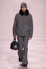 LOUIS-VUITTON-MENrsquoS-FALL-WINTER-2025-SHOW-LOOK-61