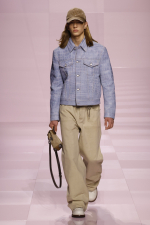 LOUIS-VUITTON-MENrsquoS-FALL-WINTER-2025-SHOW-LOOK-8