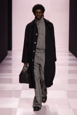 LOUIS-VUITTON-MENrsquoS-FALL-WINTER-2025-SHOW-LOOK-82